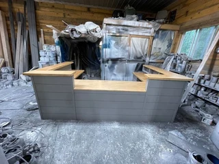 Sip in Style: Bar Counters That Make a Statement&#34;**