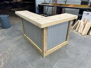 * Bar Counter Beauty: A Focal Point for Your Home