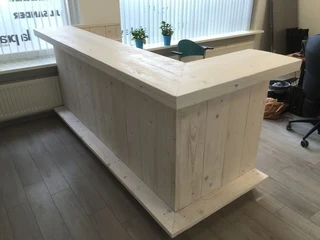 Custom made counter bars: elevate your space