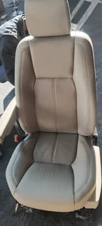 2013 Discovery 4 Front seats For Sale AUTO EZI