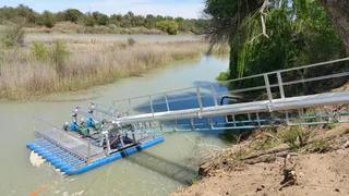 River &amp; Dam Barges Floats &amp; Pontoons
