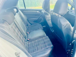 * Golf VII (7) GTI DSG 2.0 TSI Auto Full House Paddle Shift Bluetooth USB