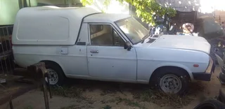 2 Nissan 1400 bakkies for sale R30 000
