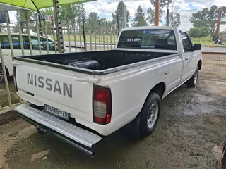 2017 nissan np300 long wheel base bakkie immaculate condition