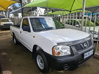 2017 nissan np300 long wheel base bakkie immaculate condition