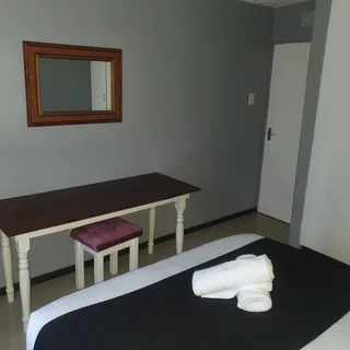 2 bedroom townhouse Glenmore