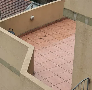 2 bedroom townhouse Glenmore