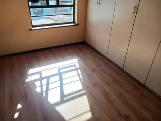 Laminate, Bamboo, SPC, Vinyl and Engineered Flooring At Discounted Prices.