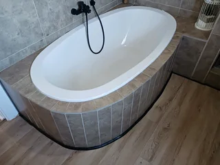 Laminate, Bamboo, SPC, Vinyl and Engineered Flooring At Discounted Prices.