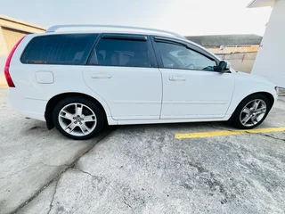 2008 volvo v50 D5 R45000