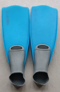Flippers size LARGE 9-11