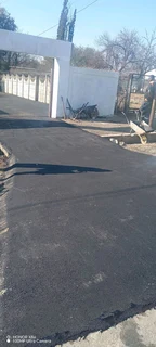 Tar driveways, parking and patches