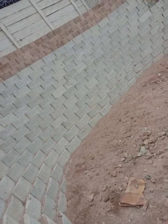 Retainer wall installation