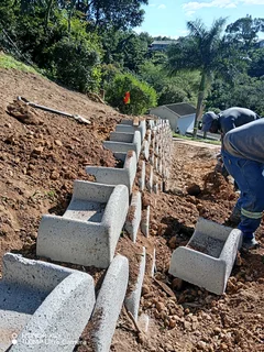 RETAINING WALLS installations