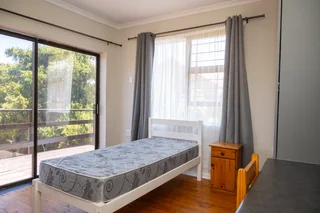 Single Rooms Available in 2 Bed Flats - Summerstrand Student Accommodation