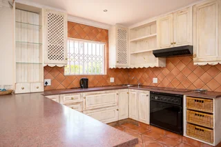 Single Room Available in Summerstrand Student House for 2026