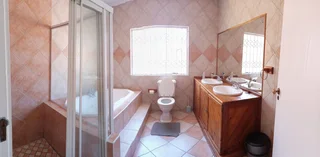 Single Room Available in Summerstrand Student House for 2026