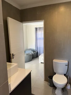 Summerstrand Female Student Accommodation - Single Room Available in 3 Bed Flatlet