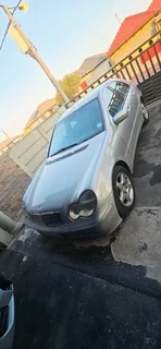 2001 Mercedes-Benz 200 Series Sedan