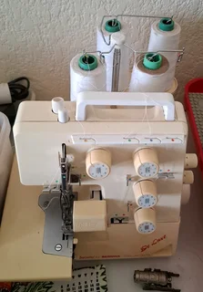 Bernina Bernette Funlock 007 overlocker