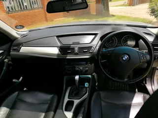 2011 BMWX1 SDRIVE1.8 F/house sunroof sparekey mfs