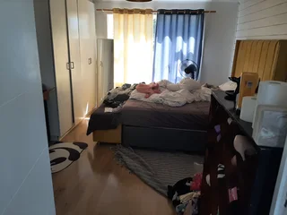 Neat 1 bedroom flat in West Beach