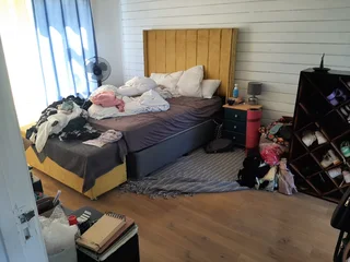 Neat 1 bedroom flat in West Beach