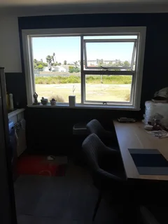 Neat 1 bedroom flat in West Beach