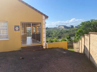 3 bed 2bath townhouse in Villa Toscana R10K