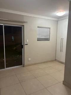 3 bed 2bath townhouse in Villa Toscana R10K