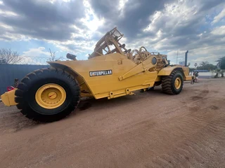 Caterpillar 615 Self elevating Belly scrapers