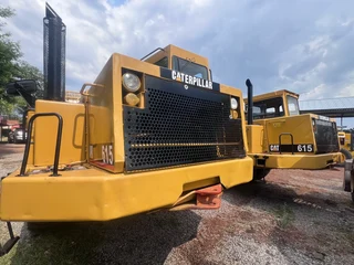 Caterpillar 615 Self elevating Belly scrapers