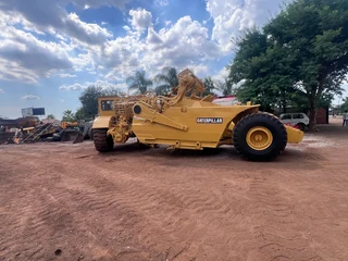 Caterpillar 615 Self elevating Belly scrapers