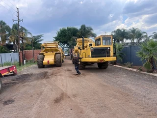 Caterpillar 615 Self elevating Belly scrapers