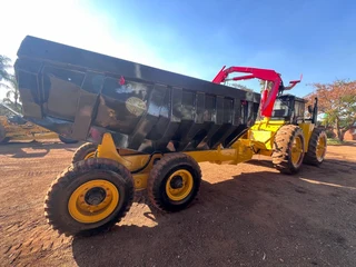 Agrico 4&#43;125c tractor / tandem trailer combo