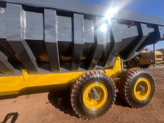 Agrico 4&#43;125c tractor / tandem trailer combo