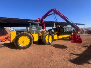 Agrico 4&#43;125c tractor / tandem trailer combo