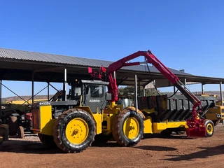 Agrico 4&#43;125c tractor / tandem trailer combo
