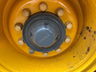 Volvo L60E front end loader