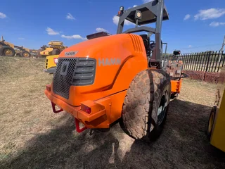 Hamm 3411 padfoot roller