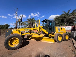 Komatsu GD 650 A motorgrader ( 140 H equivalent)