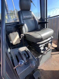 Komatsu GD 650 A motorgrader ( 140 H equivalent)