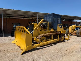 Caterpillar D6G Bulldozer with full cab