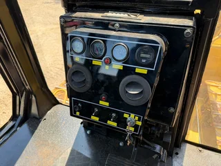 Caterpillar D6G Bulldozer with full cab