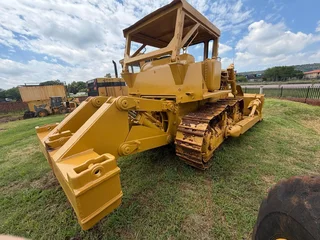 Caterpillar D7G with ripper