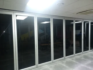 SLIDING DOOR REPAIRS STACKING DOORS ALUMINIUM WINDOW REPAIRS GLASS REPLACEMENTS FOLDING DOORS