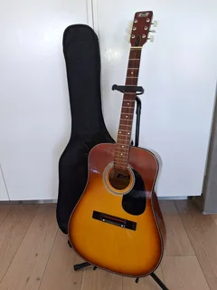 Guitar - Ad posted by Mrs. Corinne Richards