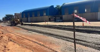 TAR SURFACES-TENNIS COURTS-PAVING- RENOVATIONS - CONTACT US ON 073 739 5709