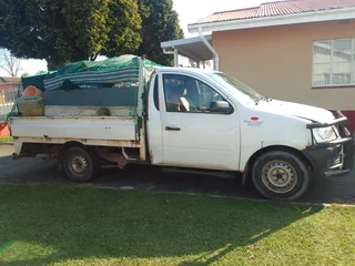 BAKKIE FOR HIRE