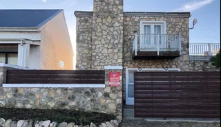 3 bedroom house near the sea